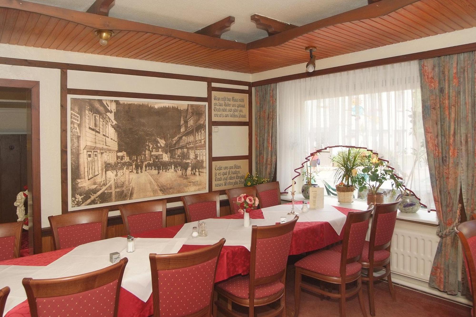 Hotel-Cafe-Restaurant Parkhaus Алтенау Екстериор снимка