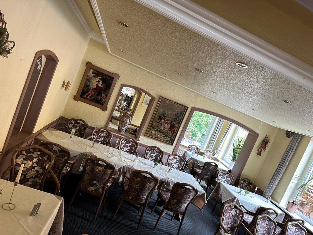 Hotel-Cafe-Restaurant Parkhaus Алтенау Екстериор снимка